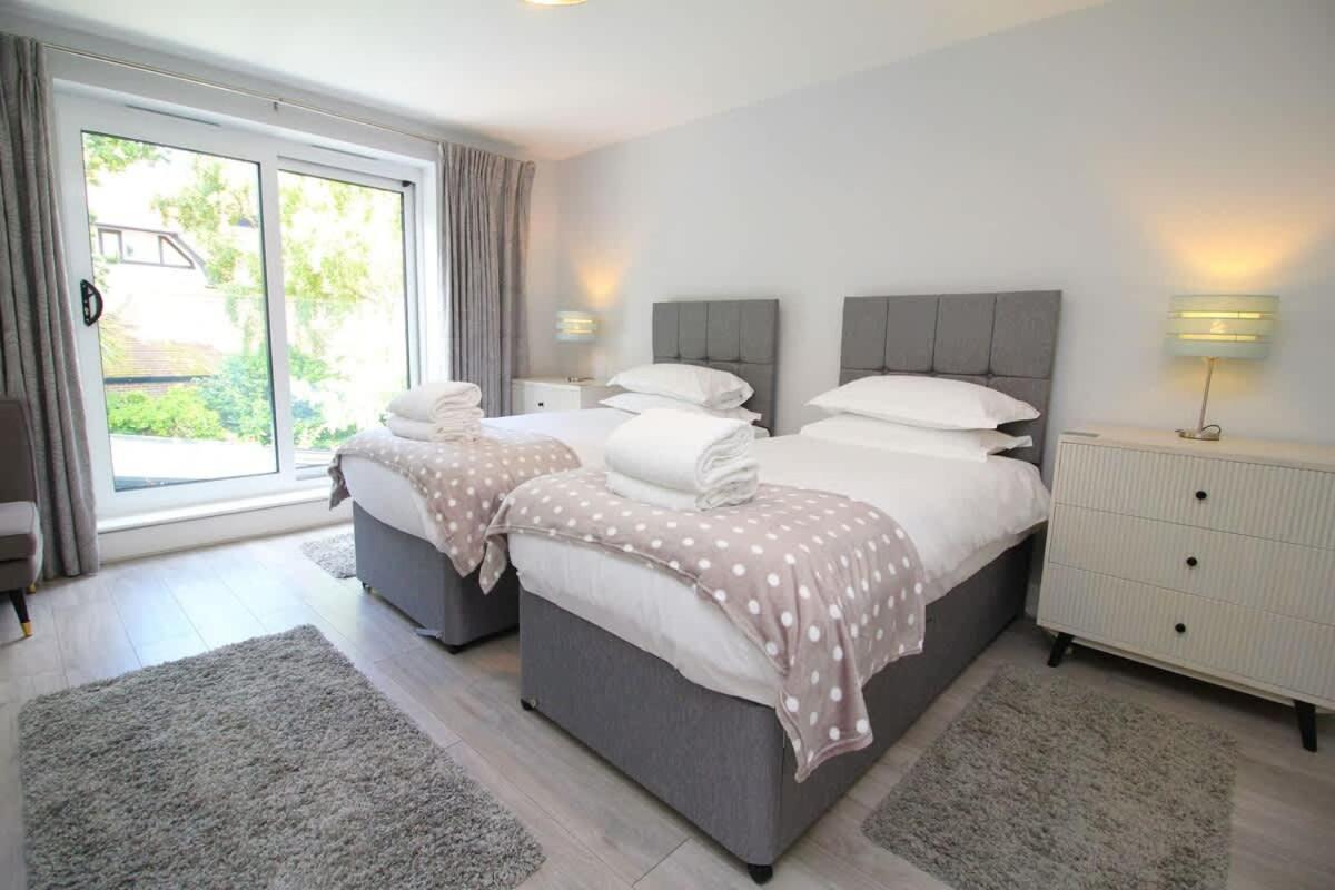 Middle Chine Villa บอร์นมัธ ภายนอก รูปภาพ